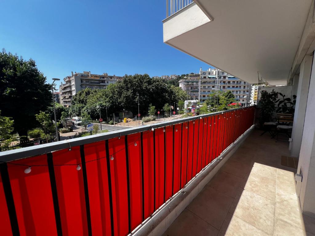 Appartement 2 Chambres - Terrasse, Parking Gratuit & Climatisation - 3