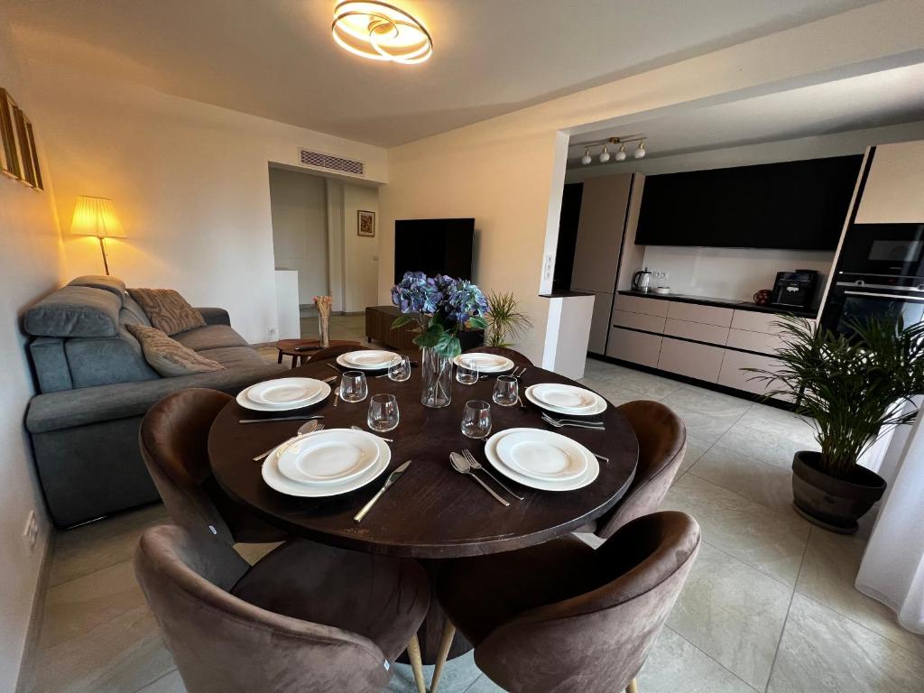 Appartement 2 Chambres - Terrasse, Parking Gratuit & Climatisation - 2