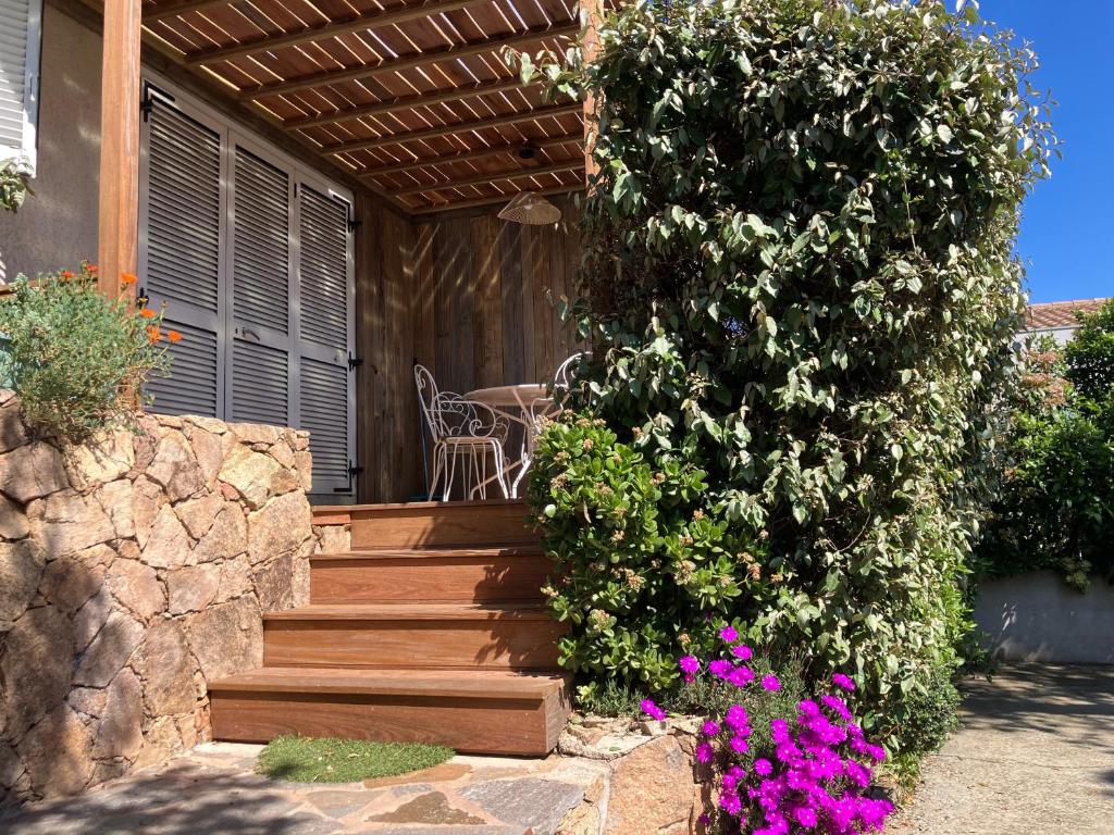 Maison avec jardin et parking privé à 300m du centre ville de porto -vecchio - 2