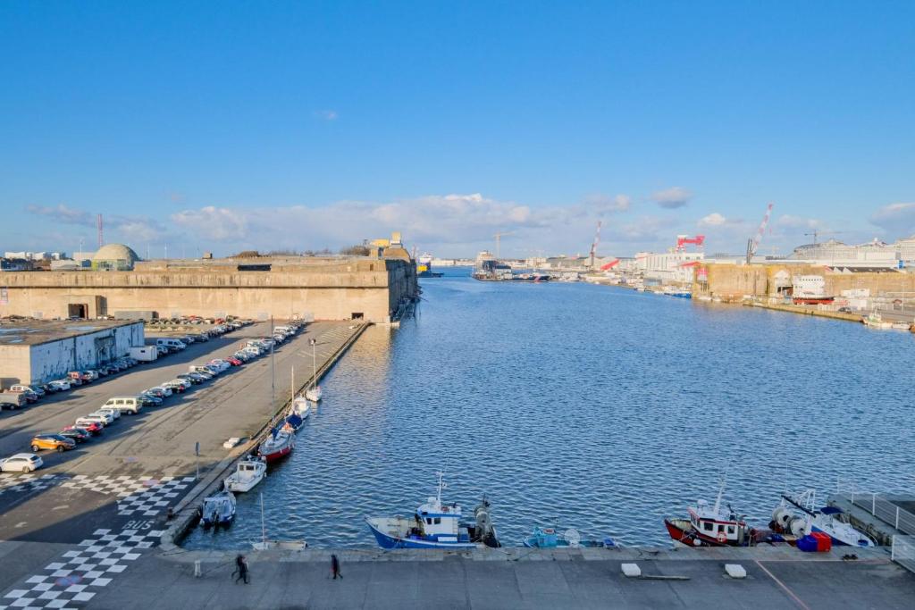 Paquebot - face port - mer - parking - 4