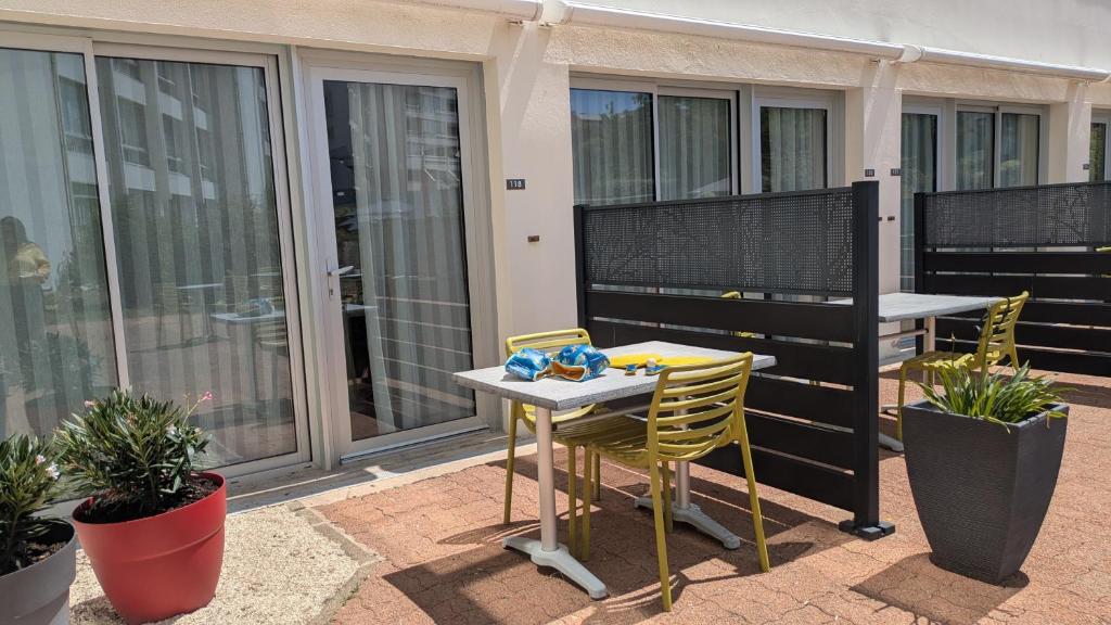 Résidence avec Piscine face au port 200m plage - 4