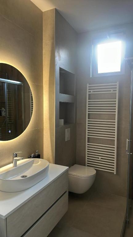 E&A Apartments - 1