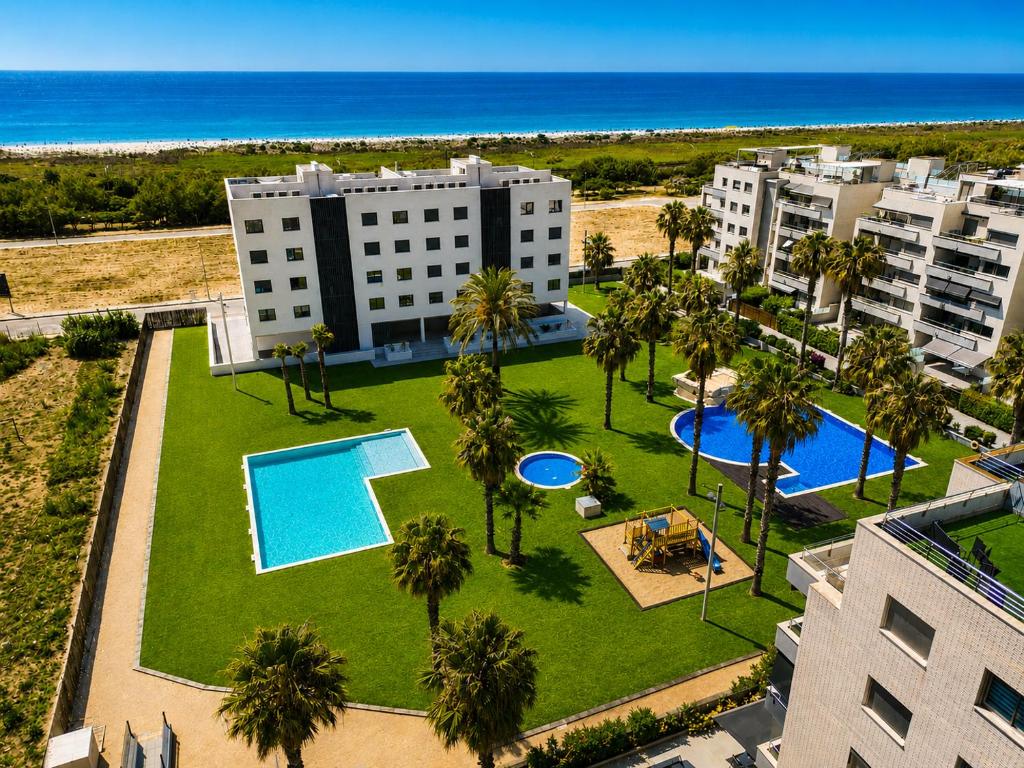 Planta baja en Nova Torredembarra con 3 piscinas - 1