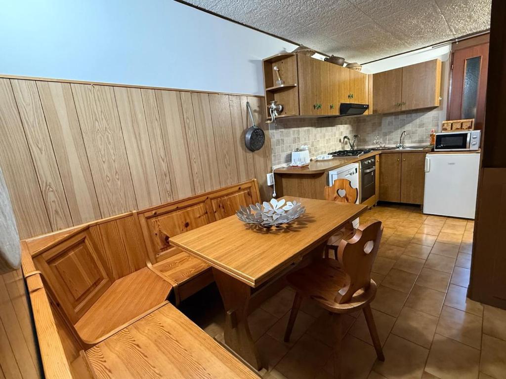 Polished 2-BR Bi-Level Navigli District - 5
