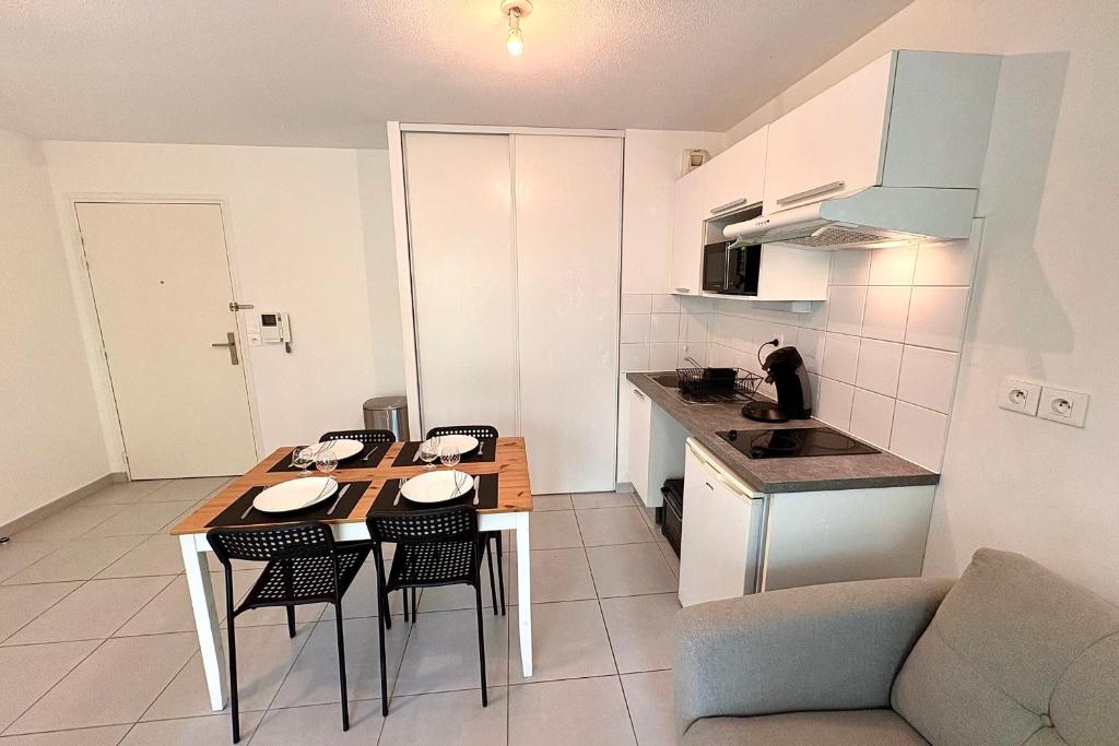 Apartment with terrace in Nantes - 2
