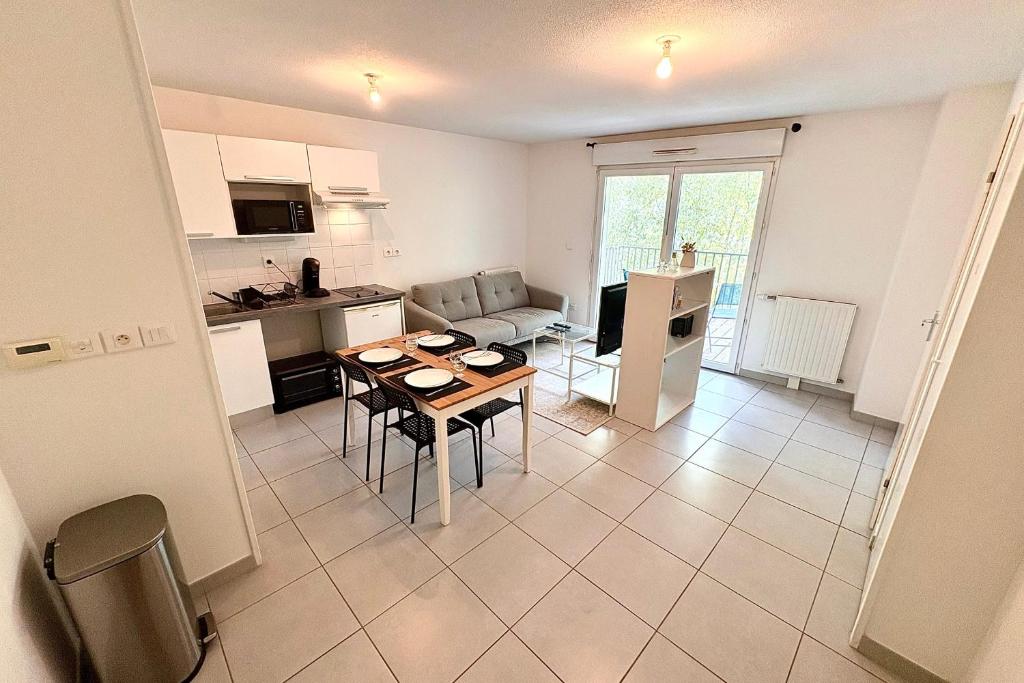 Apartment with terrace in Nantes - 1