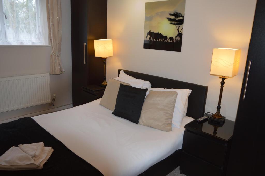 Shared lounge/TV area