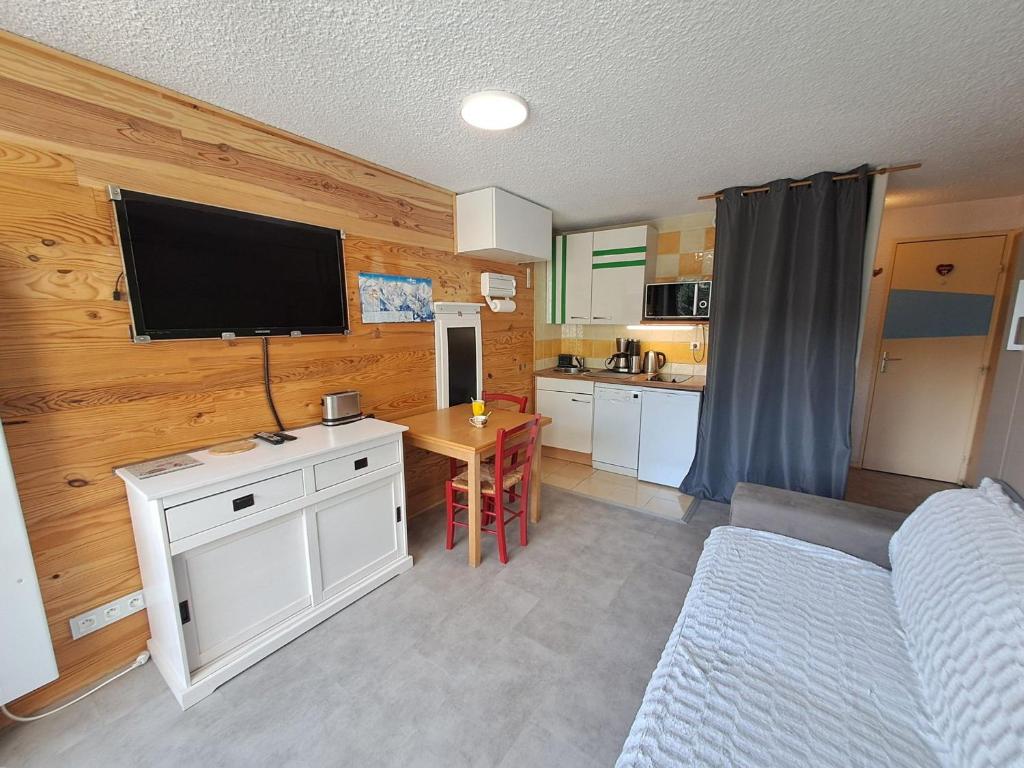 Studio moderne, centre station, terrasse sud, animaux admis - FR-1-516-194 - 3