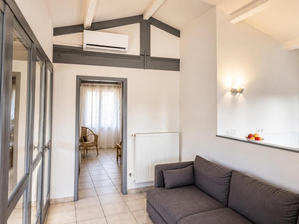 Célestin - Charming Historic Stone Duplex with Private Patio & Air Conditioning - 5
