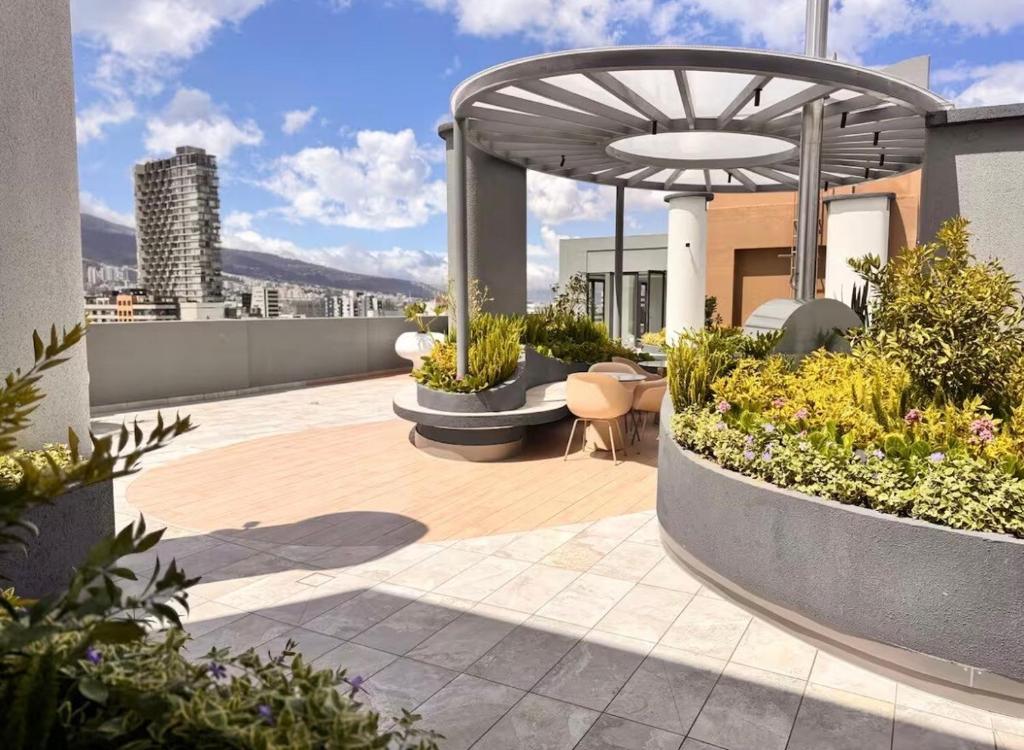 Hermoso studio con vista en Quito Edif Cielo - 3