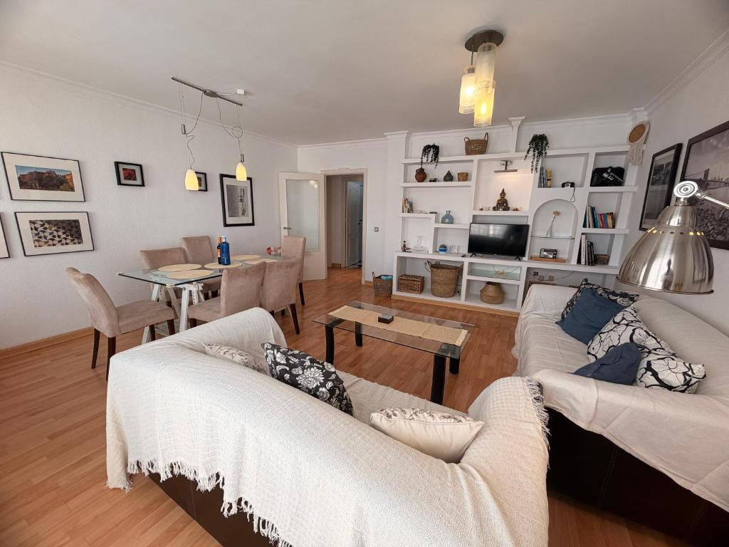Castillo Sea Breeze Apartment - 4