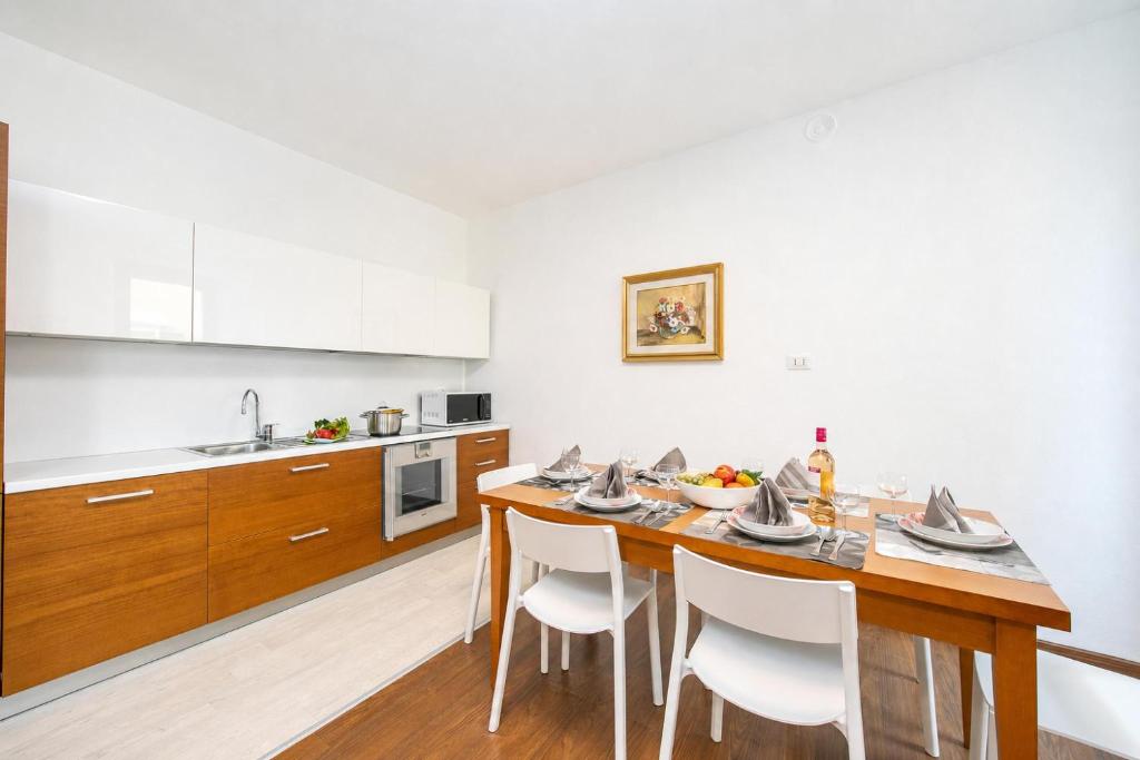 Residenza Rocca Del Lago 4 - Happy Rentals - 4