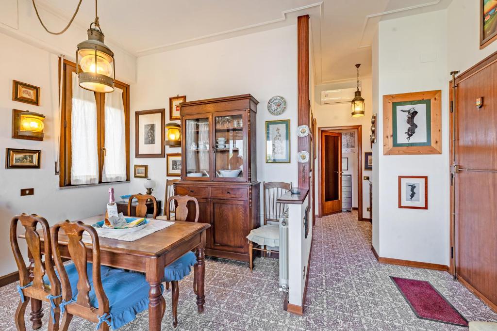 Annamaria's House Beachfront - Happy Rentals - 2
