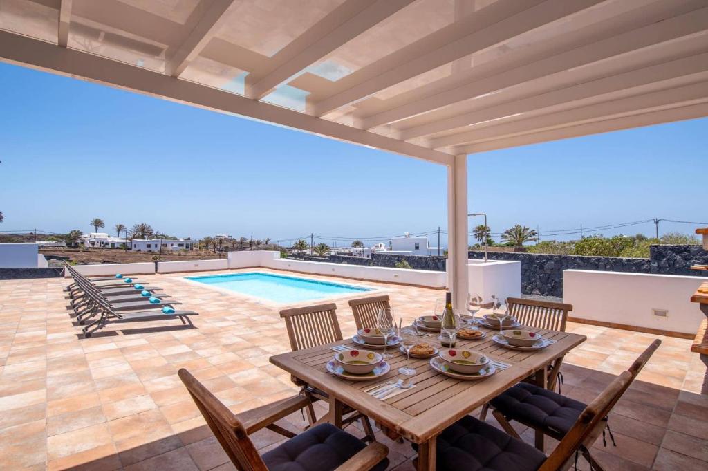 Villa Medio Panuelo by Villa Plus - 3