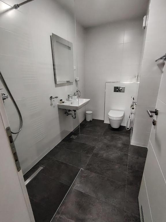 Green Oasis Sarajevo - Modern Apartment - 4
