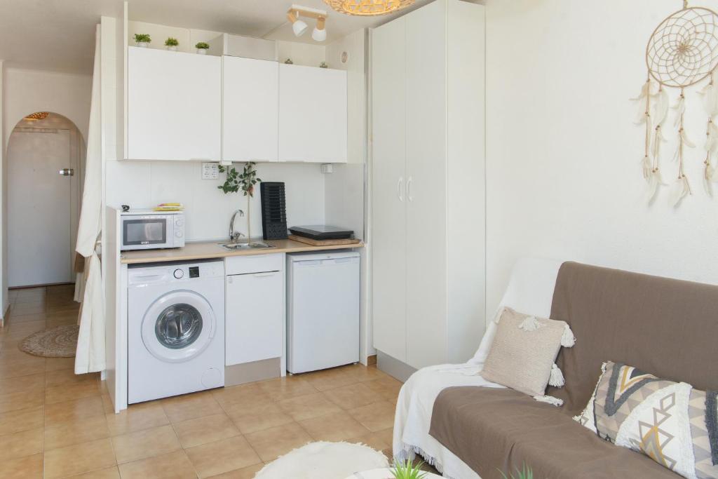 WELCS ESTUDIO 394 EMP con balcon y vista al mar - 3