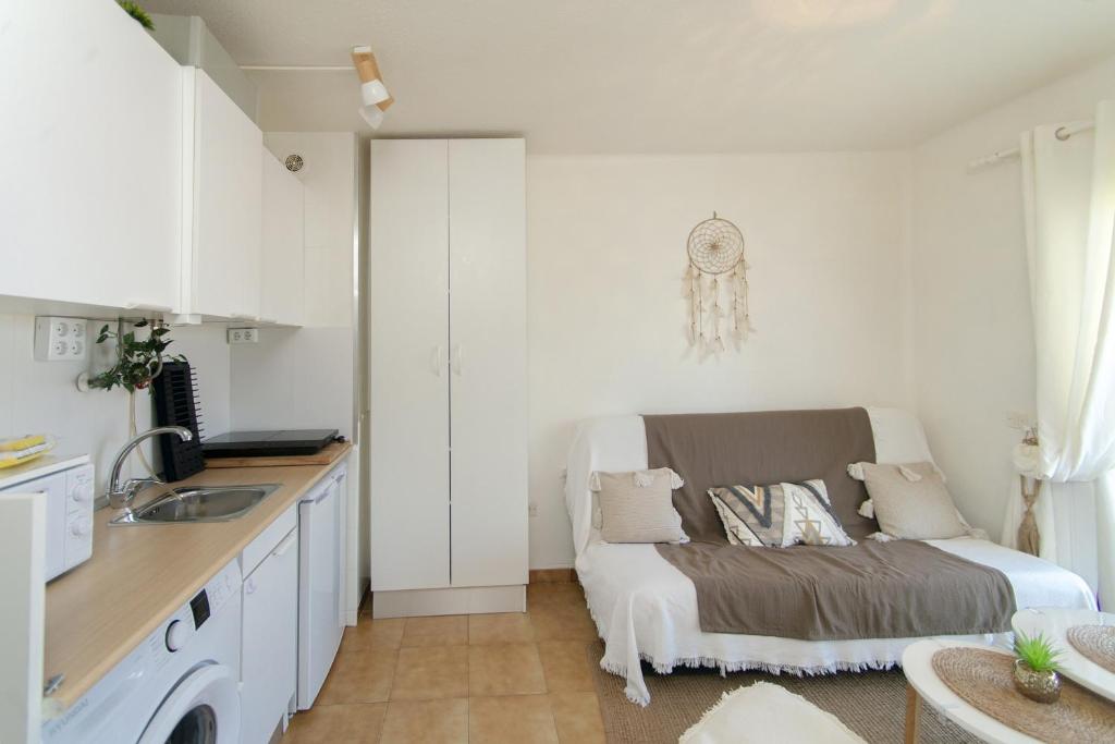 WELCS ESTUDIO 394 EMP con balcon y vista al mar - 4