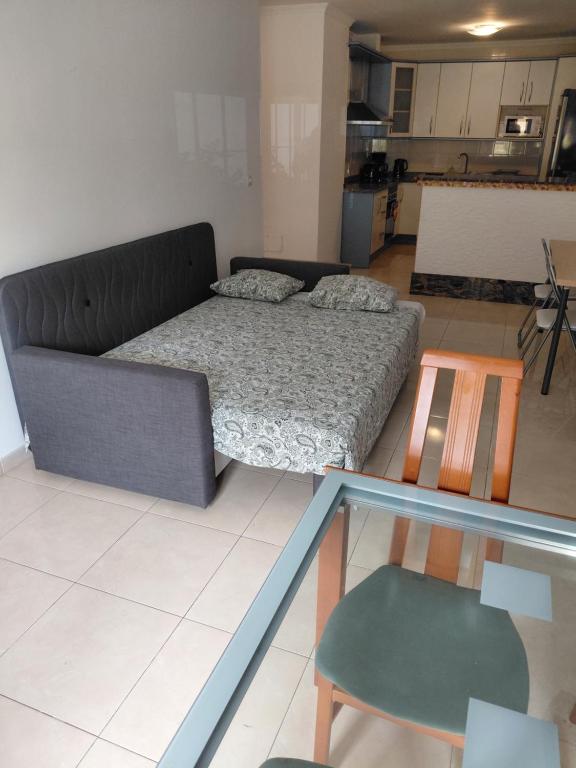 Spain Breaks - 2 bed family apartment Benalmádena with pool, Airco, WiFi - 5