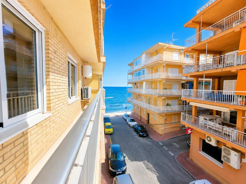Blue Peak Apartment: Diseño Junto al Mar - 3