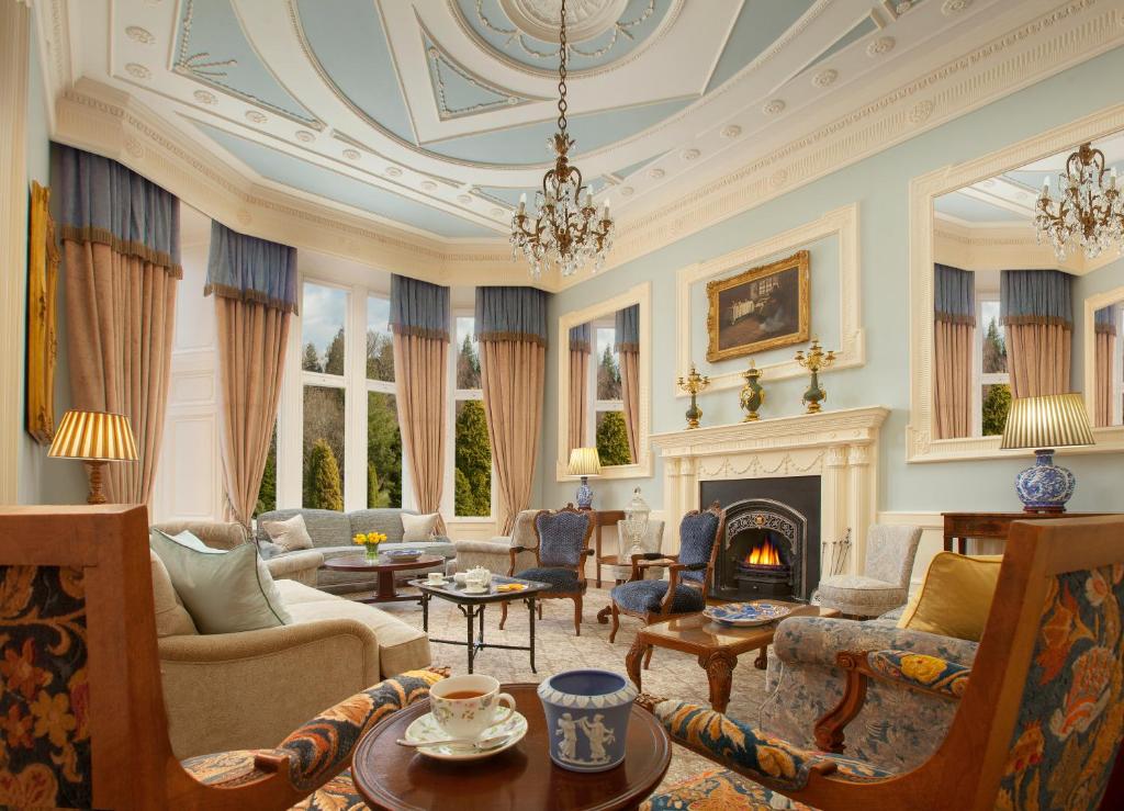 Shared lounge/TV area, Crossbasket Castle in Glasgow