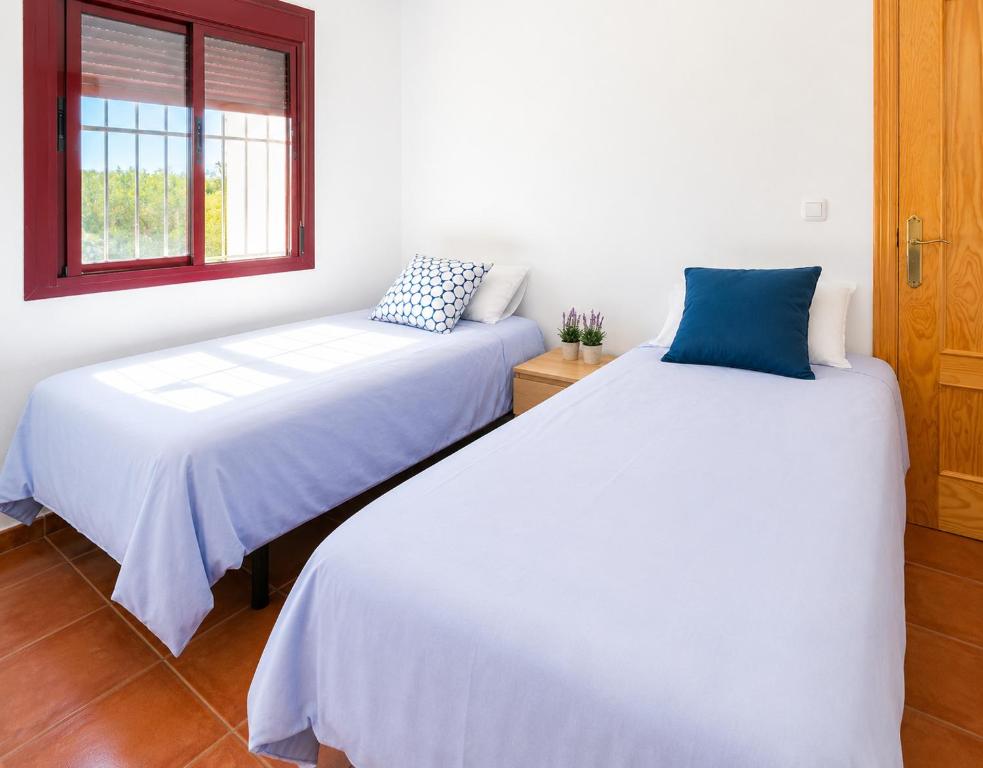 Club Salino Hideaway-Your Peaceful Retreat with Pool in Torrevieja - 2