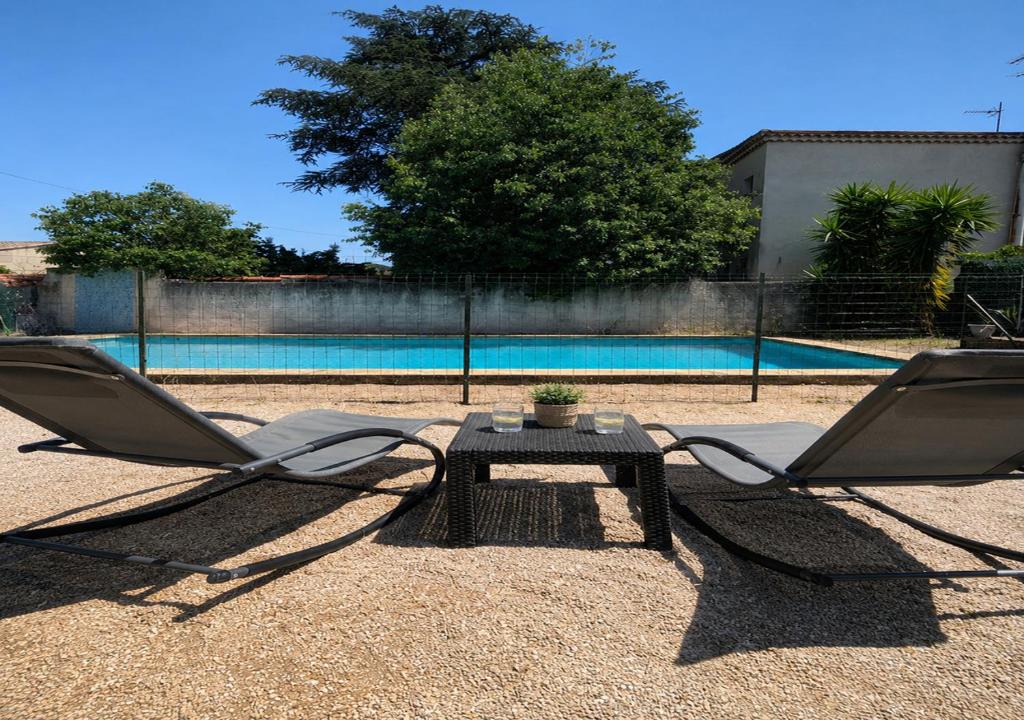 Grande maison familiale avec piscine et jardin - 2
