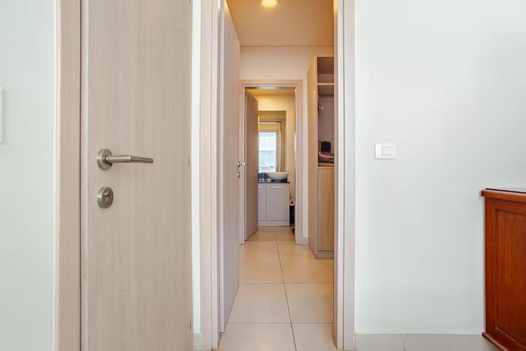 Recámara Baño Vestidor en Residencial con Alberca - 5