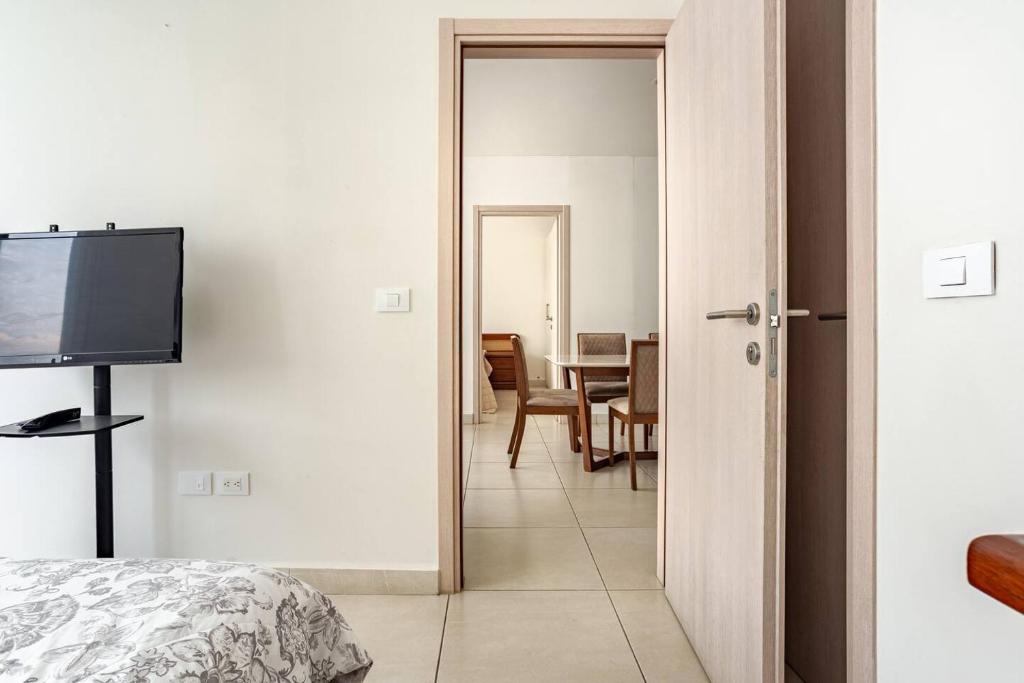 Recámara Baño Vestidor en Residencial con Alberca - 4