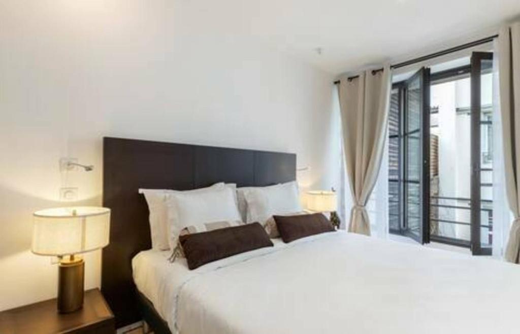 Stunning 2 Bedroom Apartment - 5