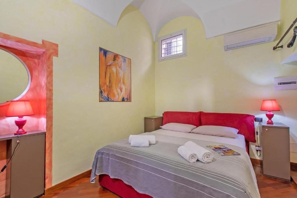 La Perla, Walk to Casino & Old Town - Happy Rentals - 4