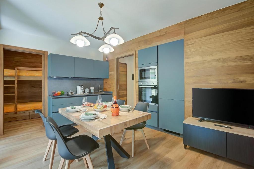 The Lovely Nest with Terrace - Happy Rentals - 3