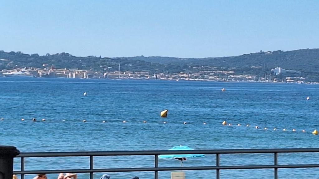 Appartement de 92 m2 climatisé face à la mer avec garage - 2