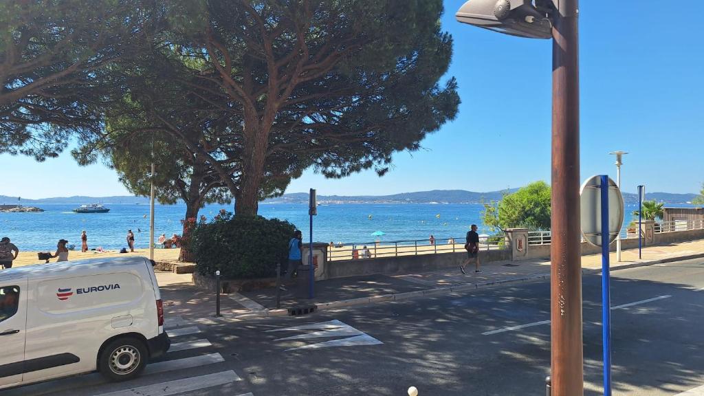 Appartement de 92 m2 climatisé face à la mer avec garage - 3