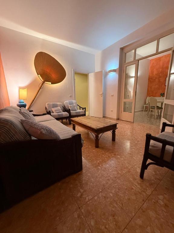 Orange Home - 1