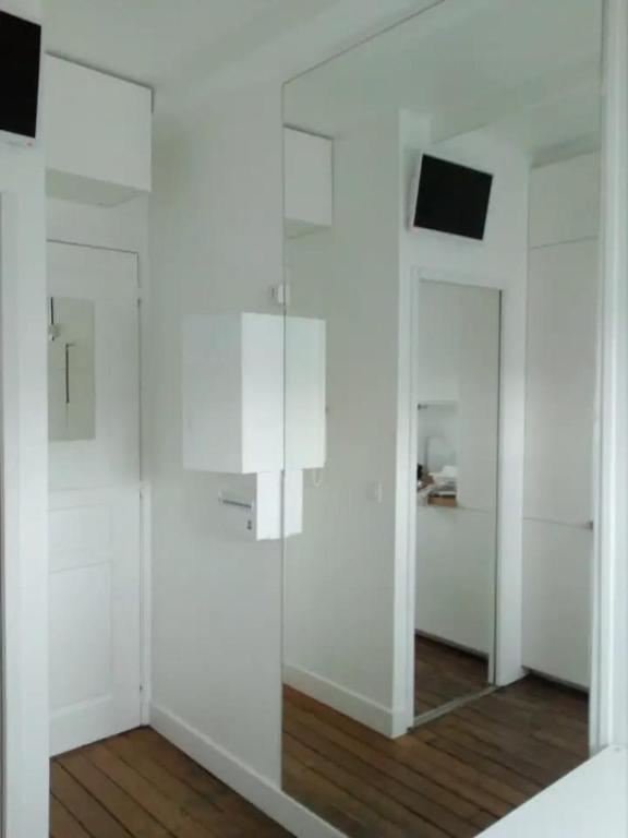 Coeur de Paris sur la Place Maubert Studio entier neuf calme clair propre avec Vue Tout Paris cuisine salle de bains ascenseur AC - 4