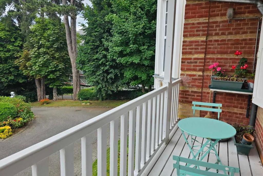 Studio in a 19th century villa with parking - 2