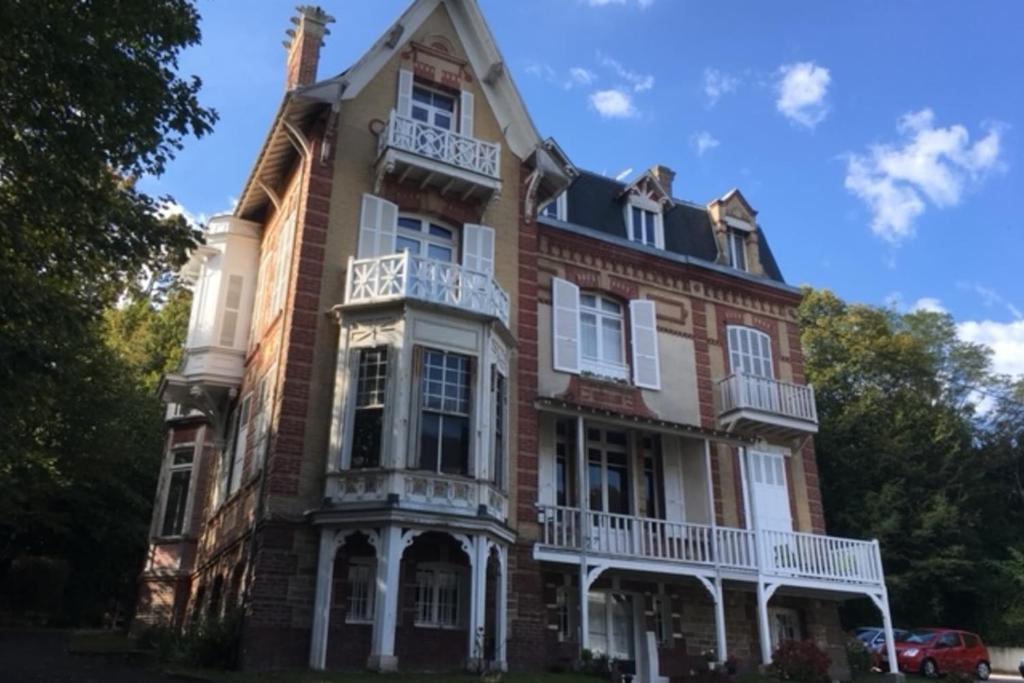 Studio in a 19th century villa with parking - 3