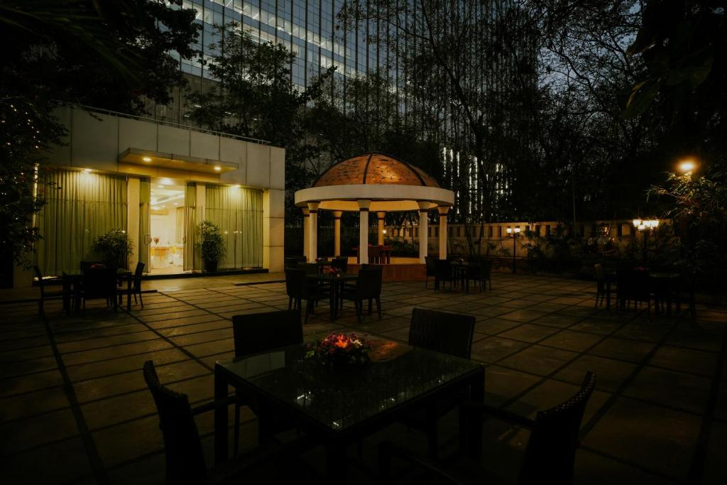 Banquet hall