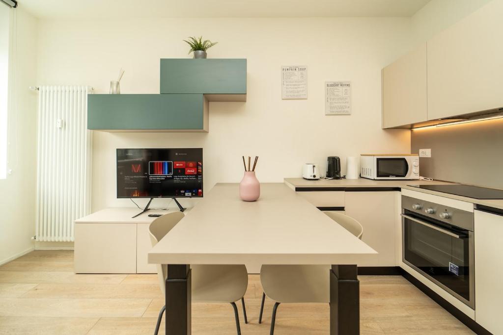 ImmobiliaRent Santa Sofia Apartment B - 4