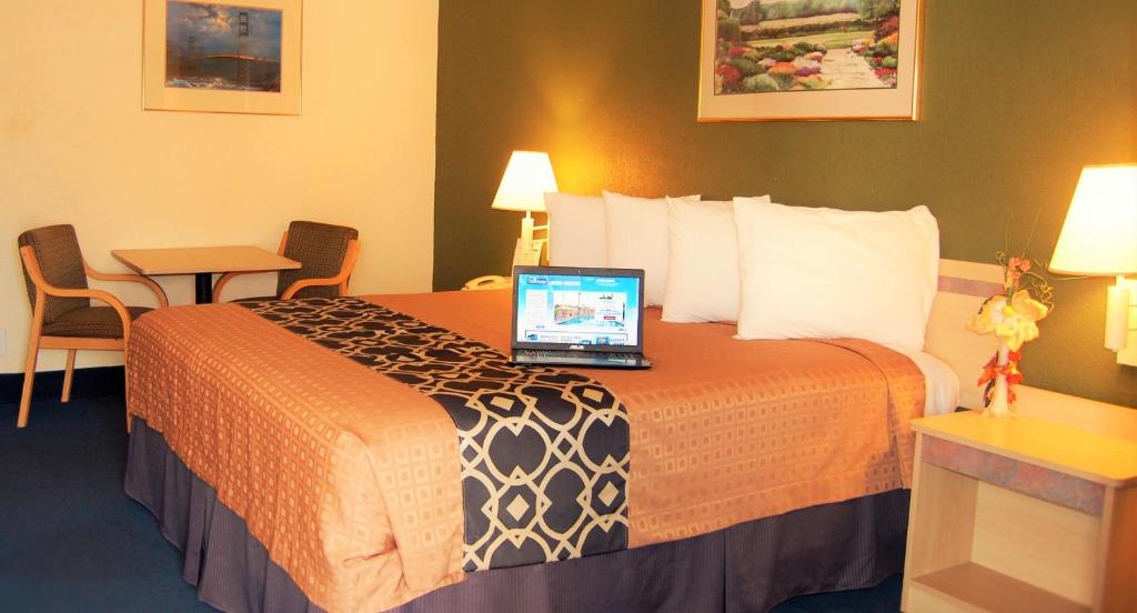 Travelodge By Wyndham Los Banos Ca Photo 27