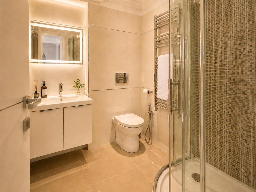 Modern Renovated Apt - 3