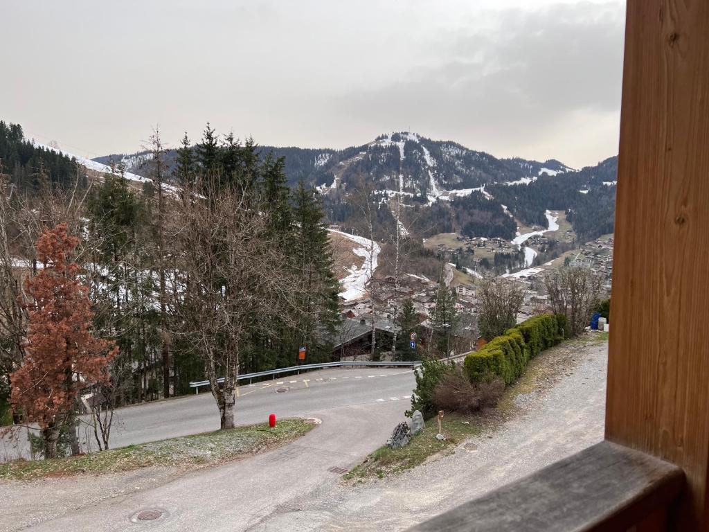 AULP DE SUZ 1 - Demi chalet avec vue montagnes, proche arrêt de navettes - Wifi- Garage et parking - 2