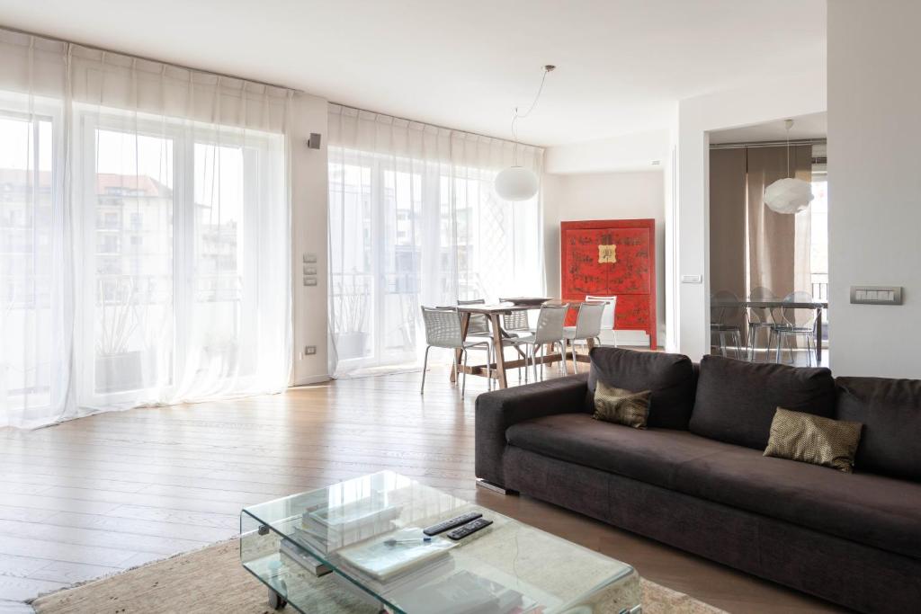 Milano Lush Contemporary Flat, wonderful home with 3 Bedrooms, 6 guests - 4