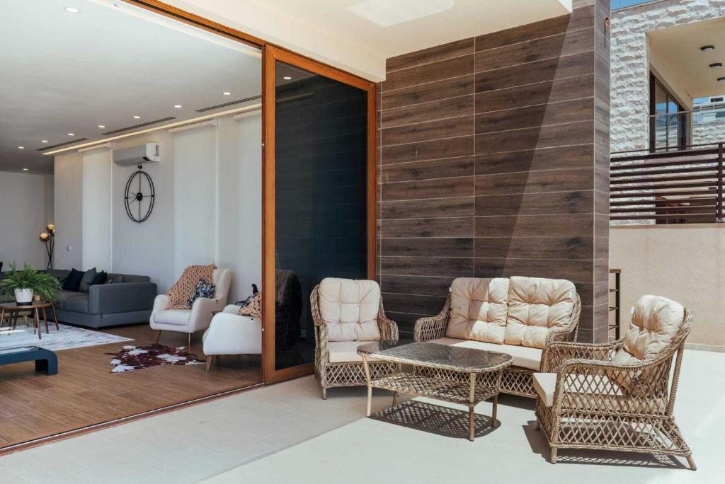 Villa Doria – Private Pool & Sea View in Krimovica, Budva Riviera - 3