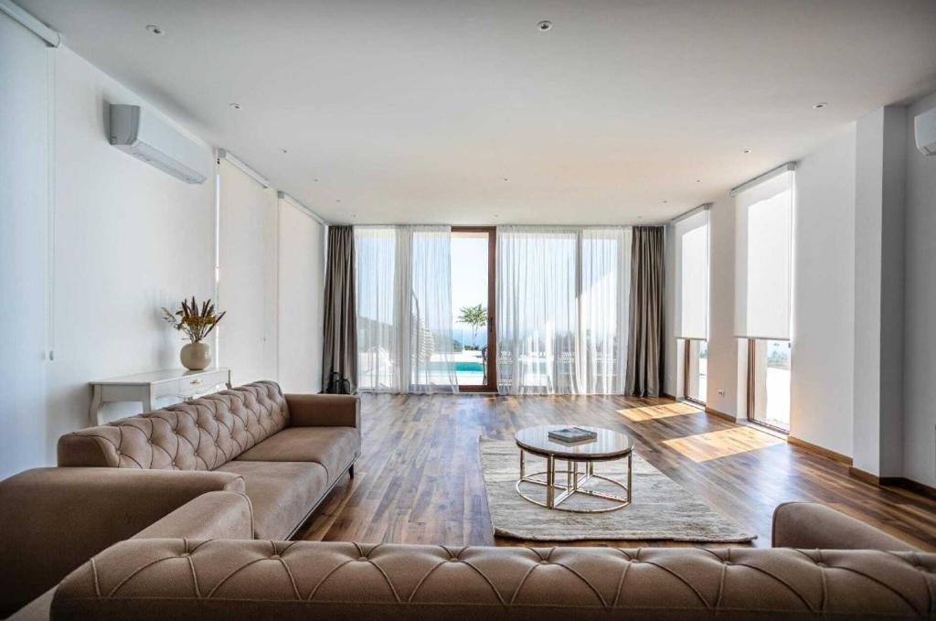 Villa Elara – Private Pool & Sea View in Krimovica, Budva Riviera - 4