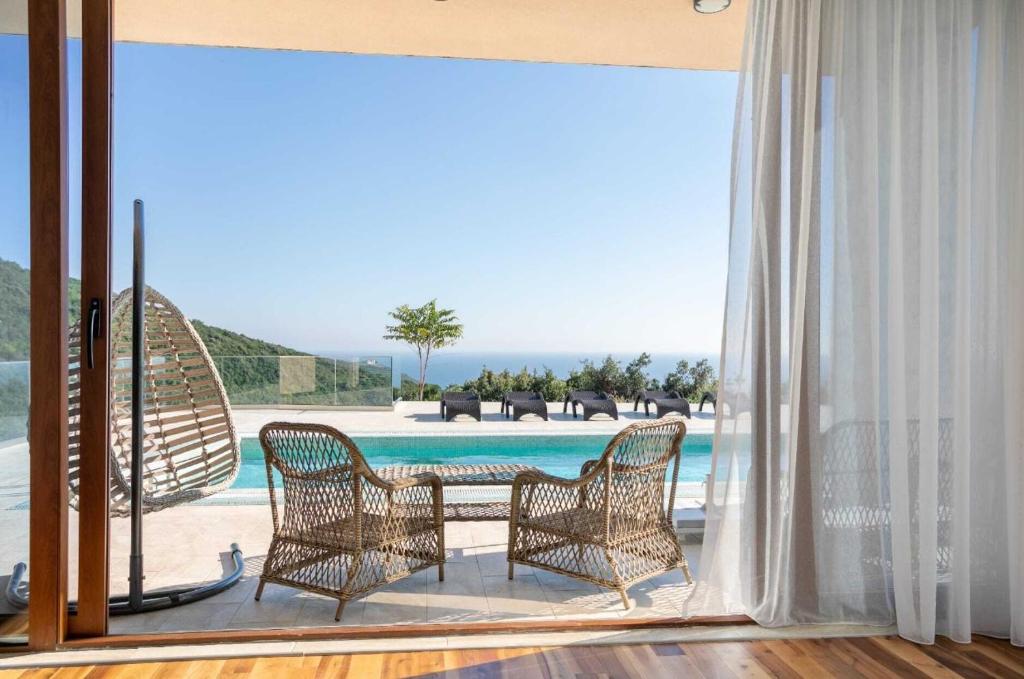 Villa Elara – Private Pool & Sea View in Krimovica, Budva Riviera - 5