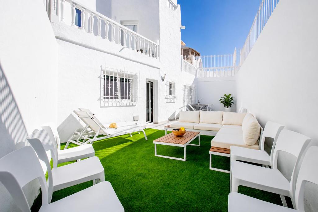 Villa Fiesta Las Americas up to 14 Guests Party Stay - 1