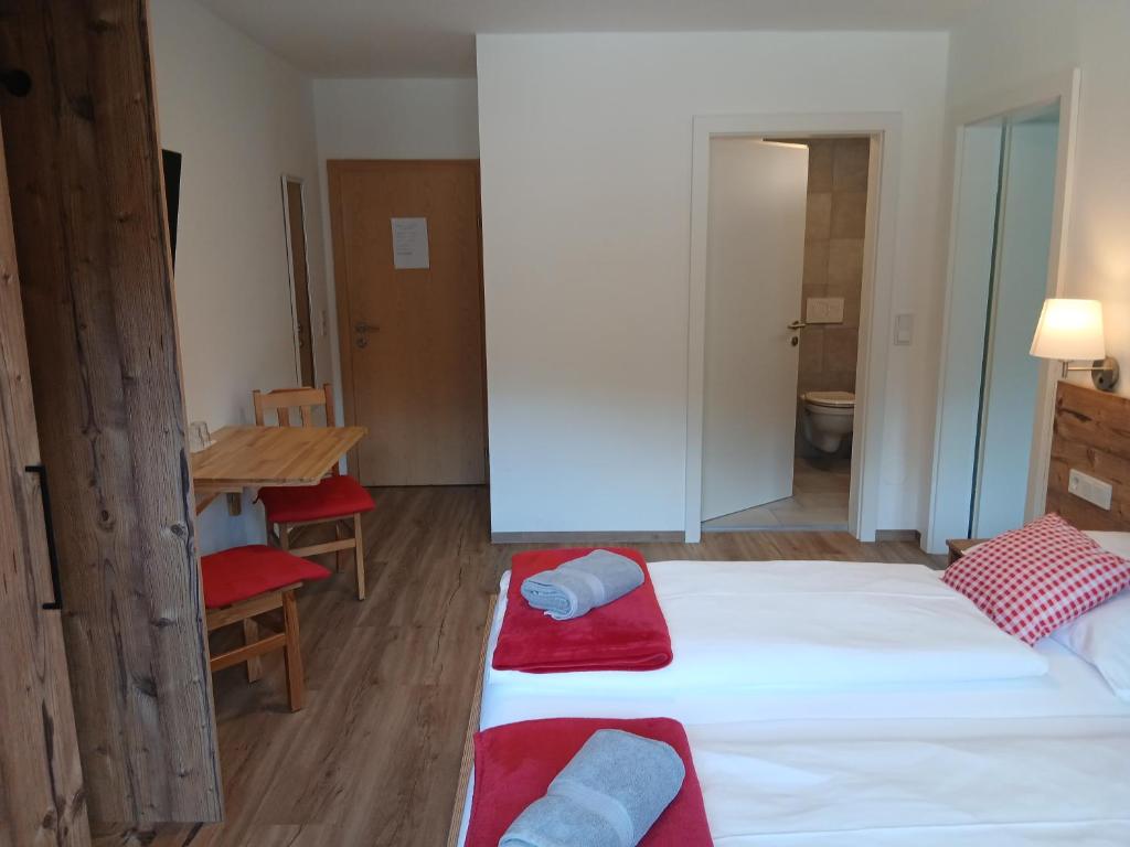 Haus Huber Zimmer und Apartments - 4