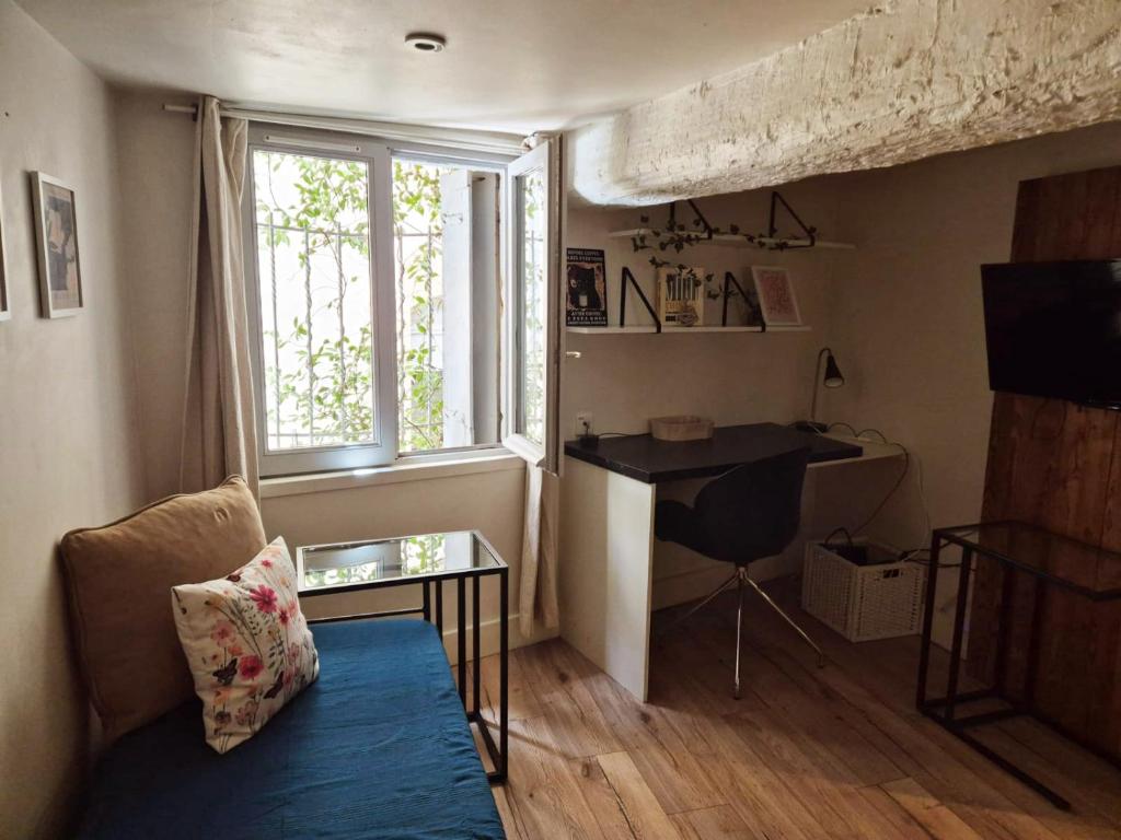 17m2 Flower studio dans le centre historique Ecusson - 5