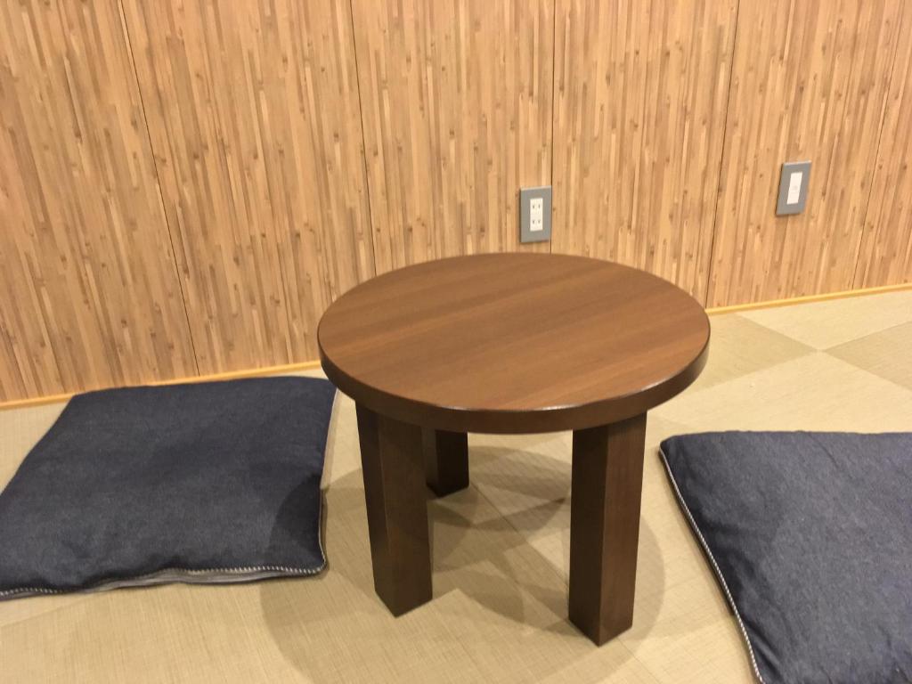 Shared lounge/TV area